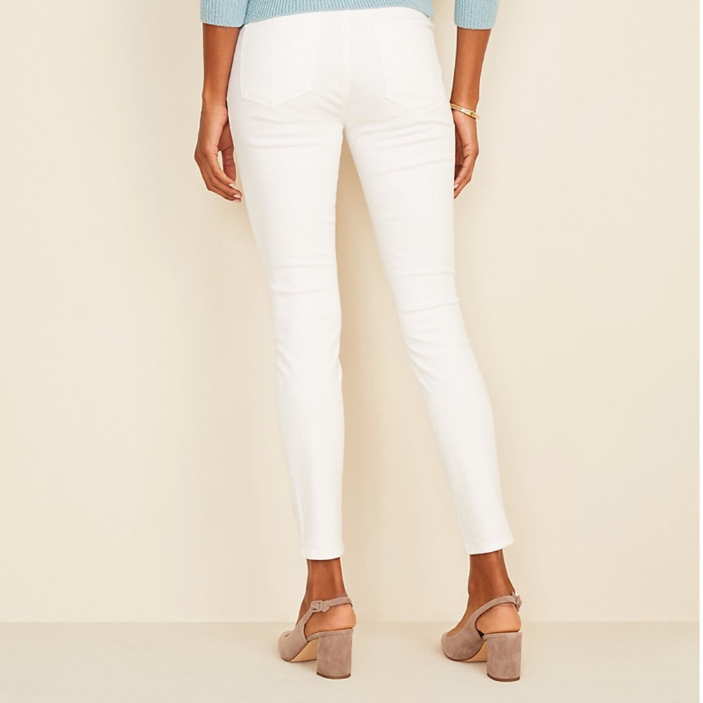 Ann Taylor - The Skinny White Jean, Curvy Fit